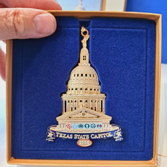 2005 TEXAS CAPITOL ORNAMENT – Texas State Capitol - Box & Pamphlet - Picture 6 of 8